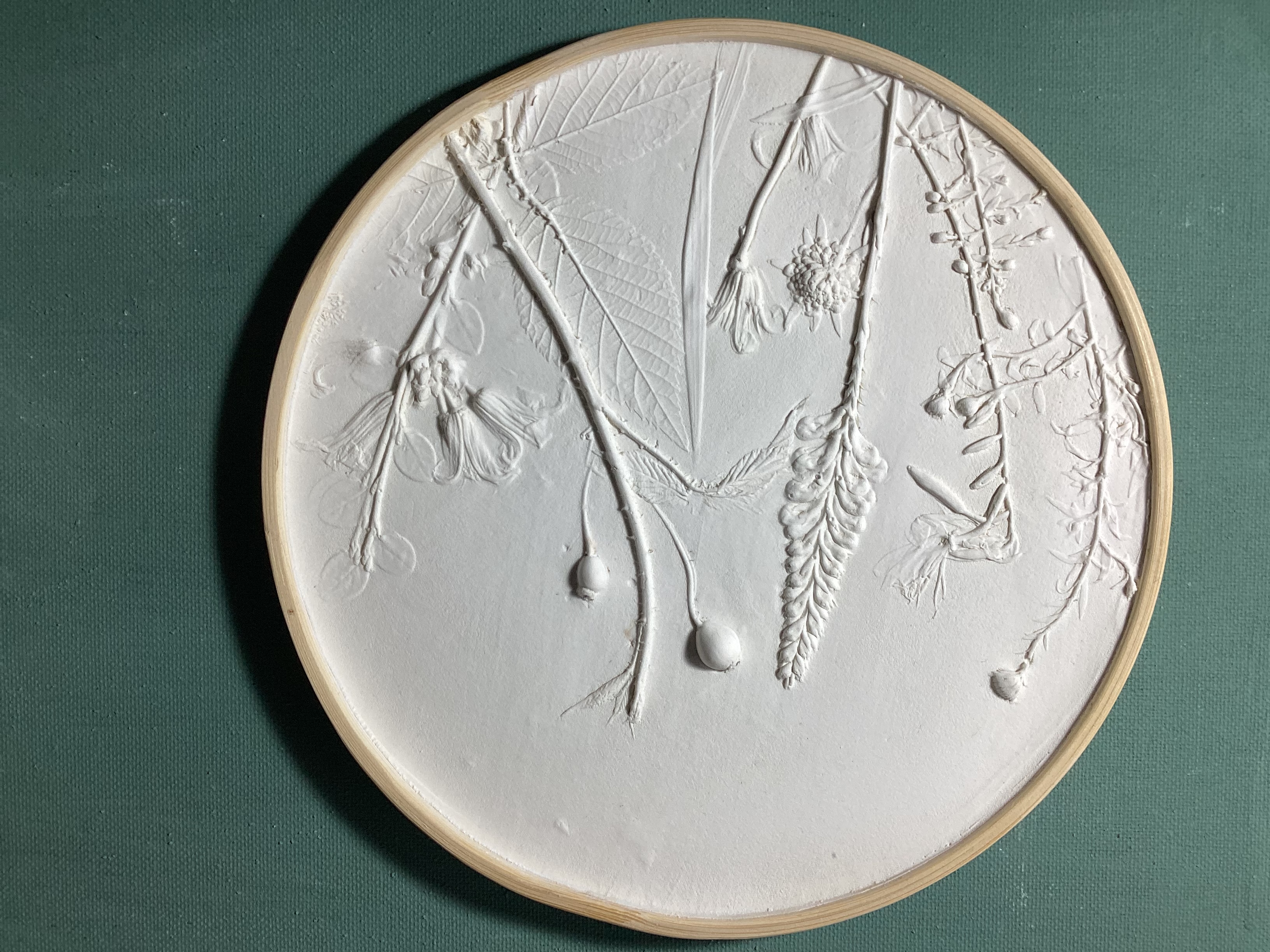 Relief rund Herbst